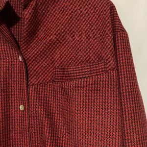 Fashionable long coat.